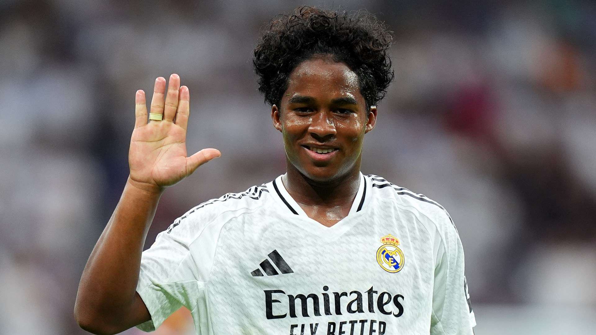 塔利斯卡正式加盟土超费内巴切达成协议引发球迷热议