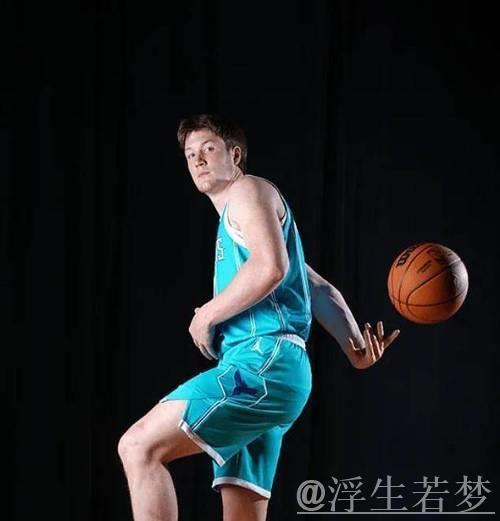 克尼普尔赛季最佳表现：21投12中砍下33分5篮板9助攻